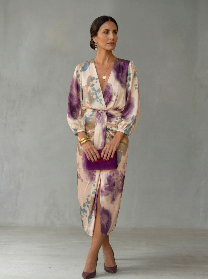 Valerie - Elegant Dress with V-Neck